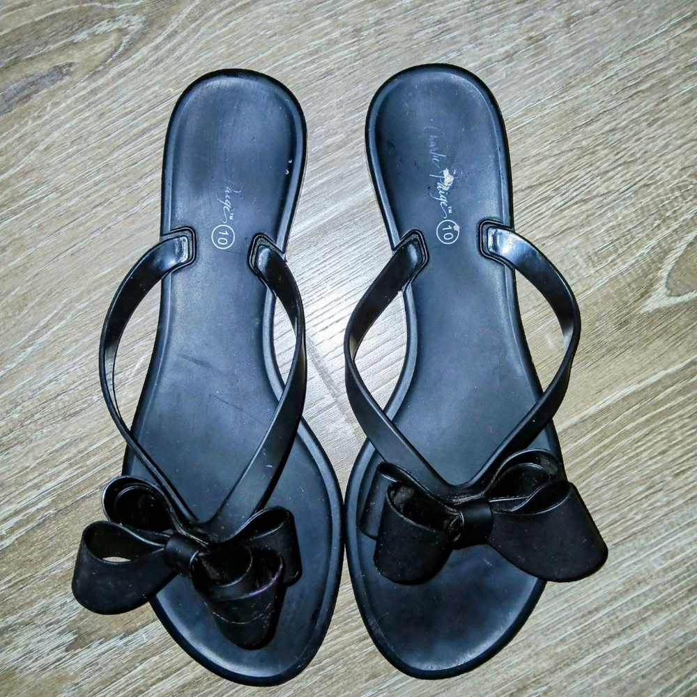Charlie Paige Black Bow Jelly Flip Flop Sandals Size 10